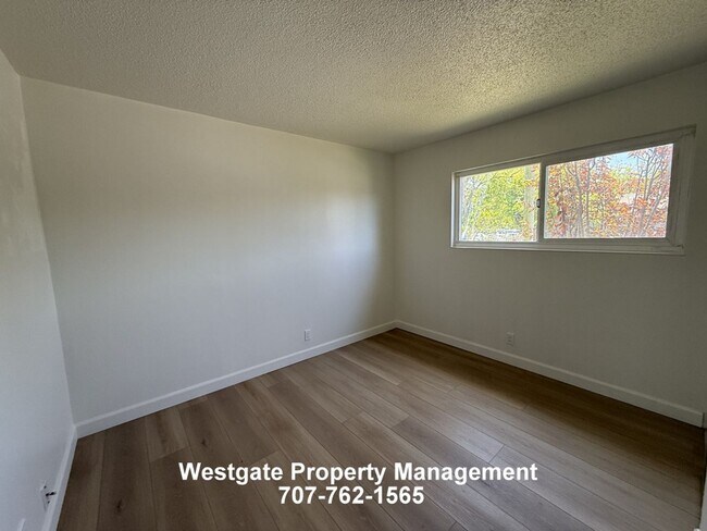 Building Photo - 1340 Ramona Ln