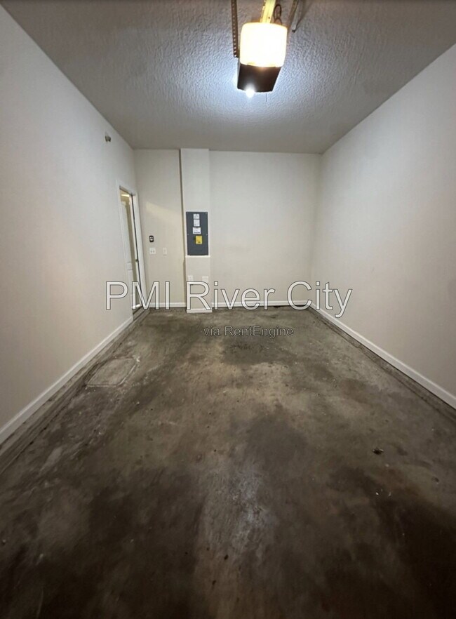 Building Photo - 1740 Biscayne Bay Cir
