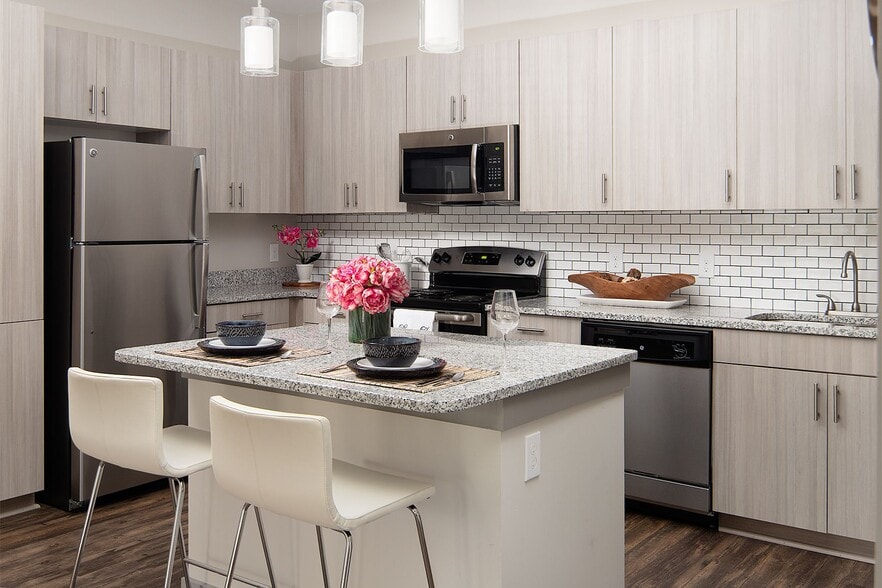 Building Photo - One White Oak Apartments