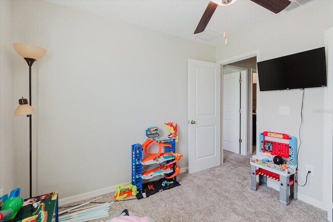 Building Photo - 17156 Yellow Pine St