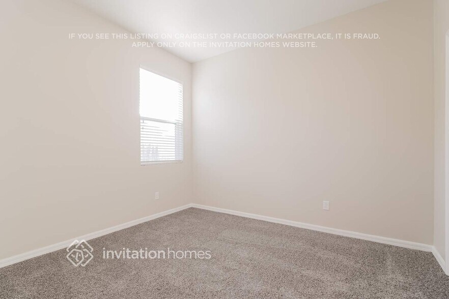 Building Photo - 3512 Rhapsody St