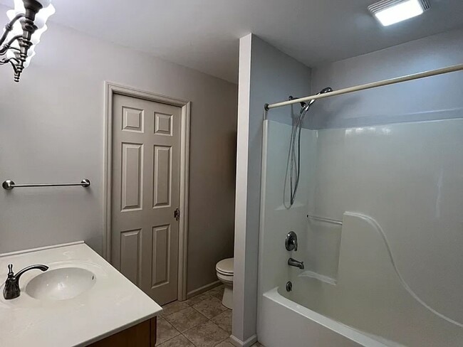 Building Photo - Spacious 3 Bed 2 Bath Townhouse In Lititz