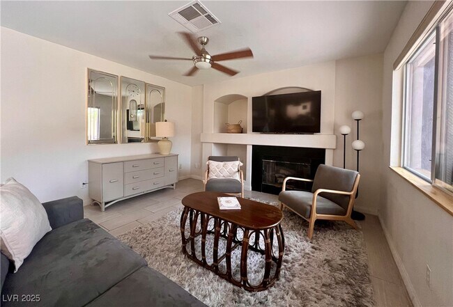 Building Photo - 1729 Mexican Poppy St