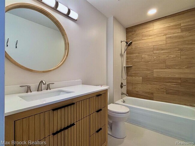 Building Photo - 5238 Brett Ct