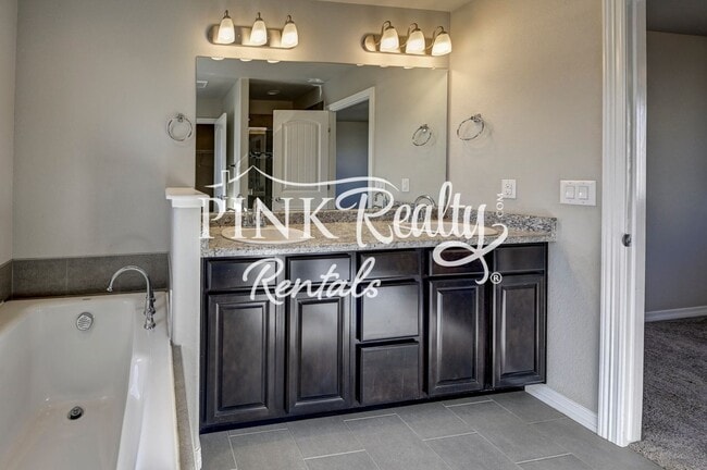 Building Photo - 10832 Yuba Dr