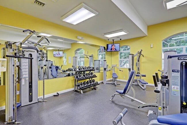 Building Photo - 748 Cresta Cir