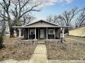 Building Photo - 414 N Oseuma Ave