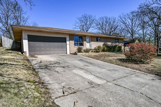 Primary Photo - 1331 Starfield Rd