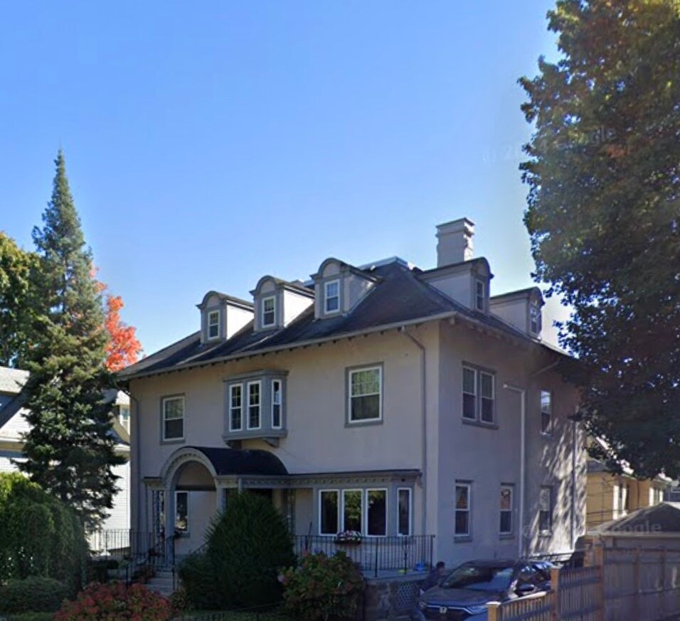Building Photo - 72 Englewood Ave