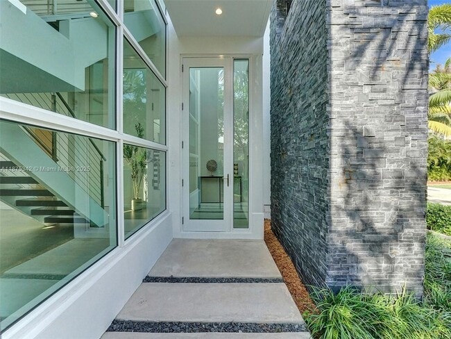 Building Photo - 2217 NE 17th Terrace