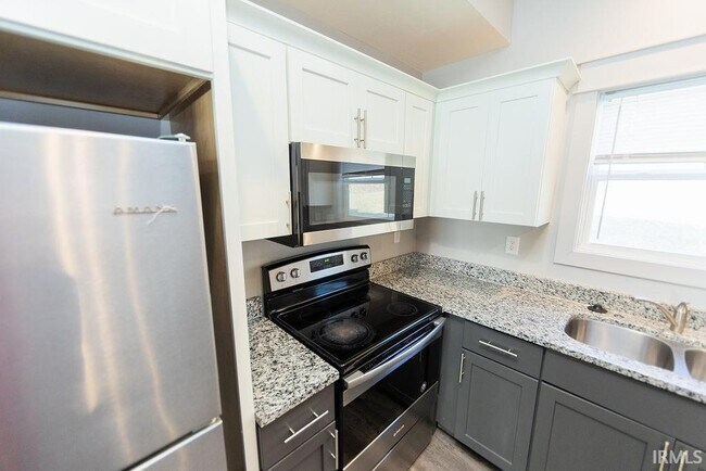 Building Photo - 1222 W Rangeview Cir