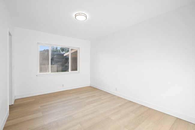 Building Photo - Spacious 4BR 2BA Home in Prime Glendora