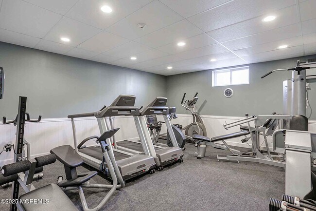 Building Photo - 675 Ocean Ave N