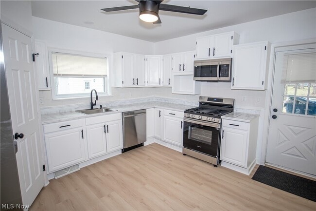 Building Photo - 112 Chestnut St