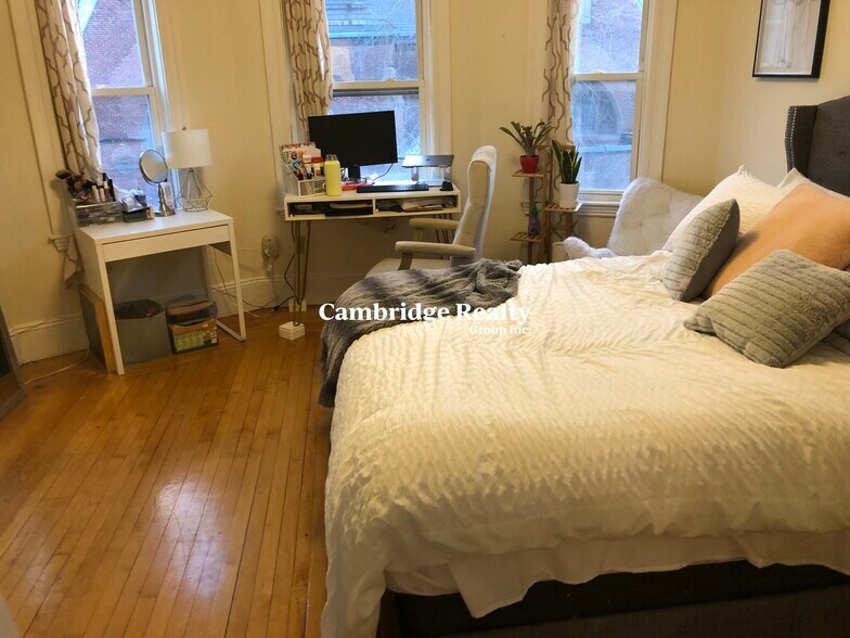 Building Photo - 229 Harvard St