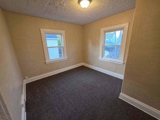 Building Photo - 423 Cypress Ave