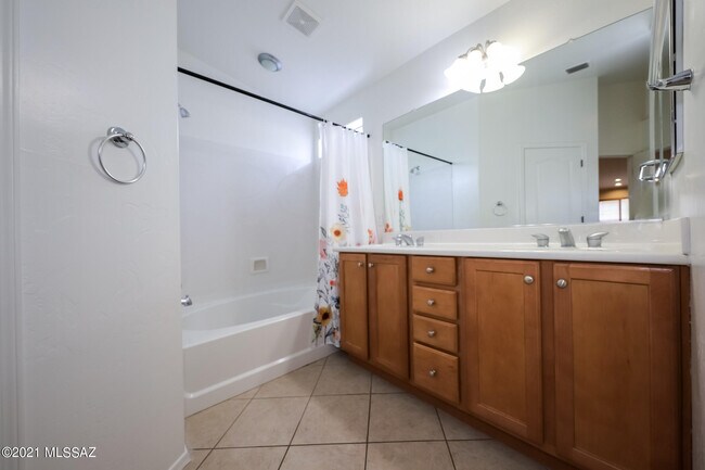 Building Photo - 10489 Bonpland Willow Dr