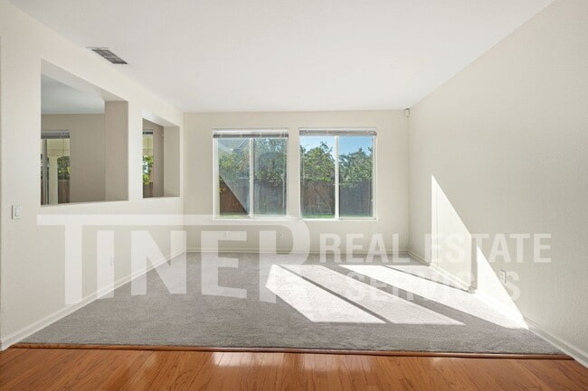 Building Photo - 9808 Spring View Way