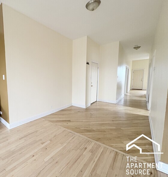 Building Photo - 1549 S Christiana Ave