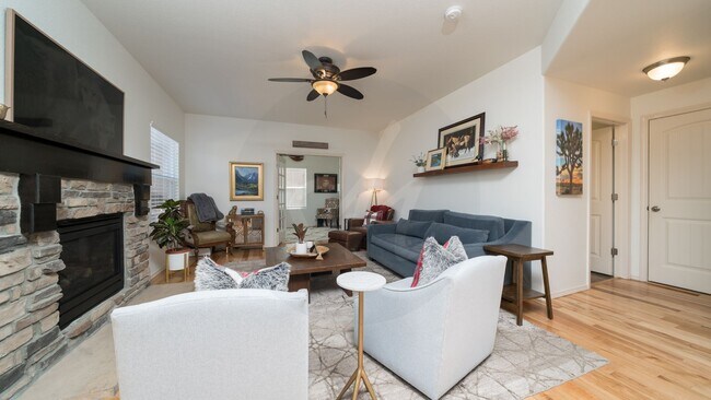 Building Photo - Immaculate 5 Bedroom Home in Wolf Ranch