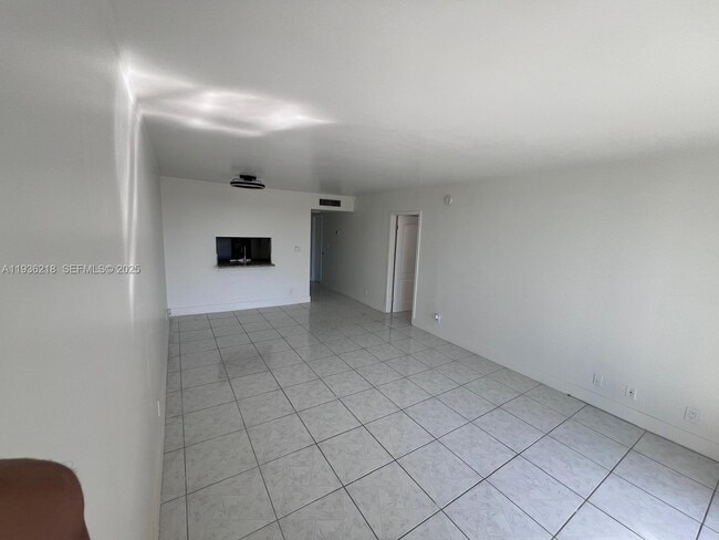 Building Photo - 2935 NE 163rd St