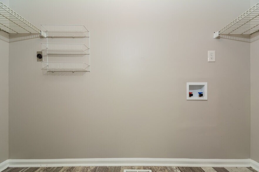 Building Photo - 808 Hepplewhite Ct
