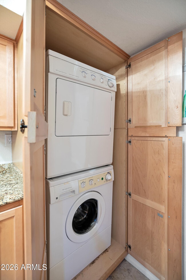 Building Photo - 3825 E Camelback Rd