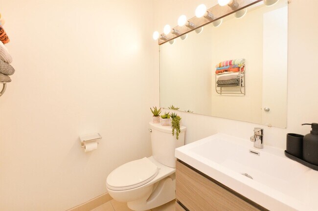 Building Photo - 7000 Boulevard