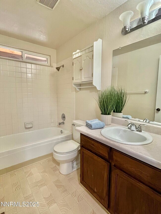 Building Photo - 1965 Woodtrail Dr