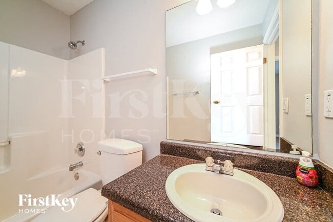 Building Photo - 12289 Riviera Dr