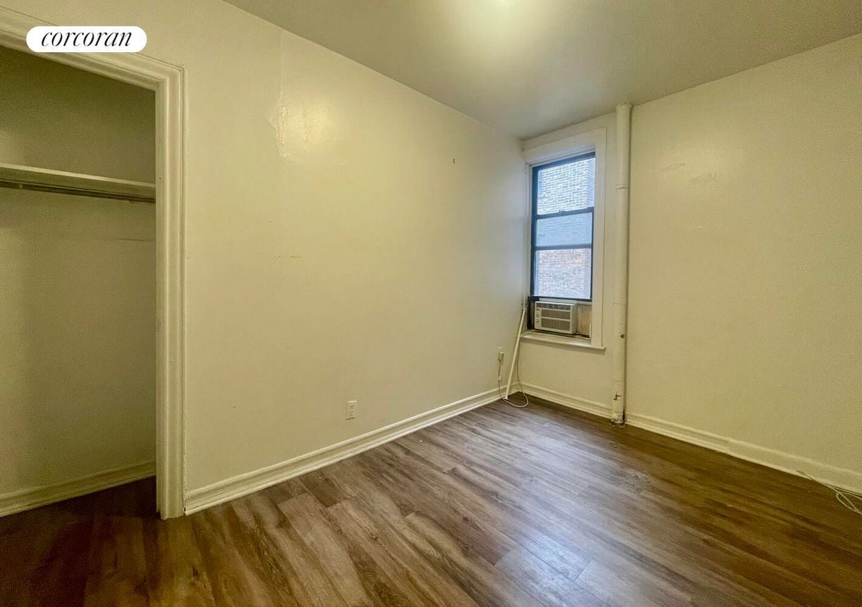 Building Photo - 200 W 109th St