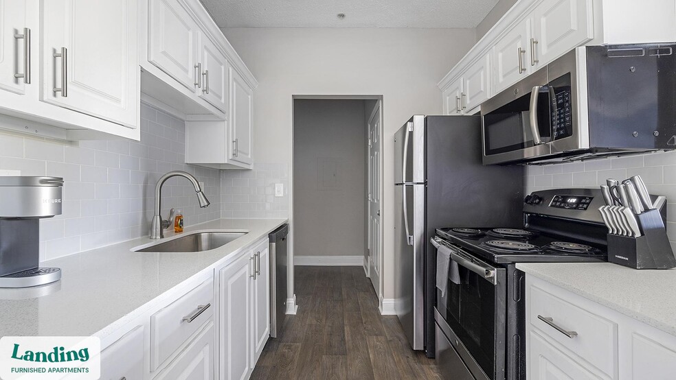 Building Photo - 100 Crossing Blvd