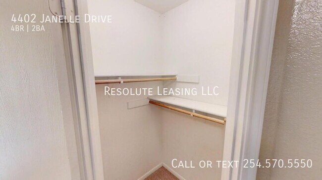 Building Photo - 4402 Janelle Dr