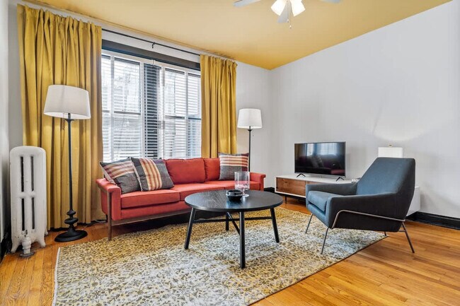 Primary Photo - 3545 N Janssen Ave