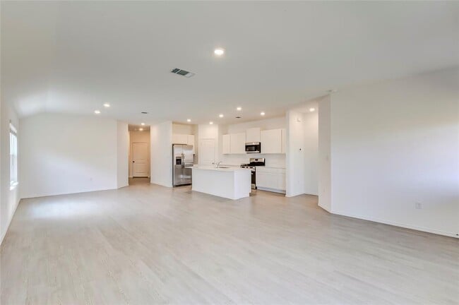 Building Photo - 105 Imola St