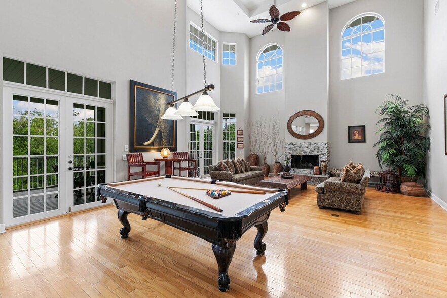 Building Photo - 1927 Sheffield Ave