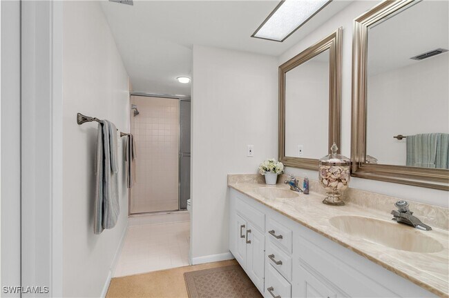 Building Photo - 17 Bluebill Ave