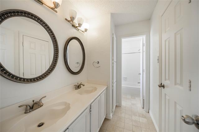 Building Photo - 100 Hearthwood Dr