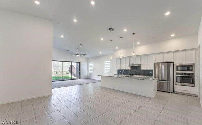 Building Photo - 11836 Star Grass Ave