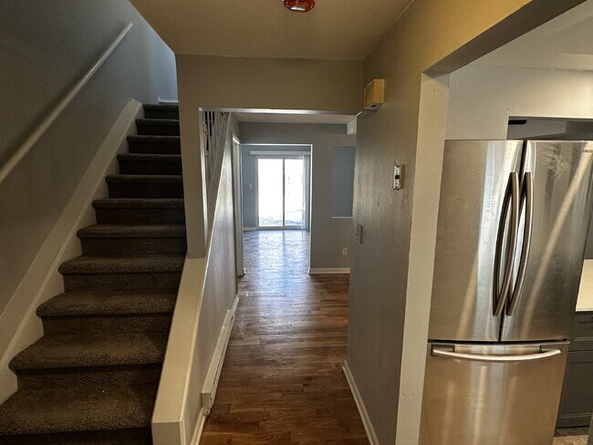 Building Photo - "Charming 2-Bed Retreat with Hardwood Floors in Golden, CO!"