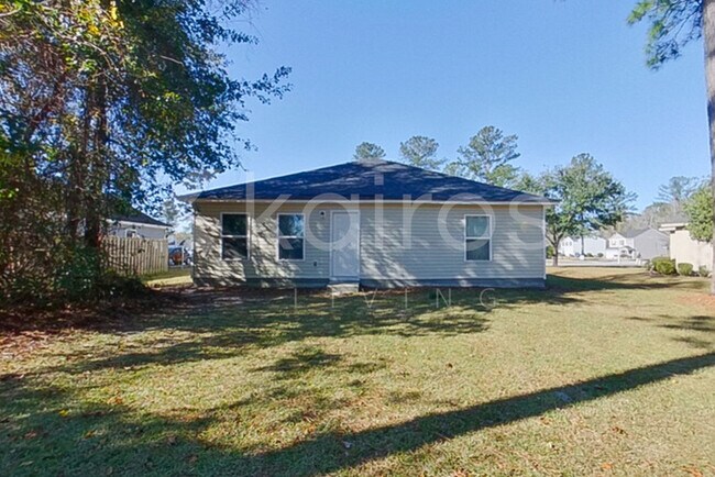 Building Photo - 102 Amber Mill Cir
