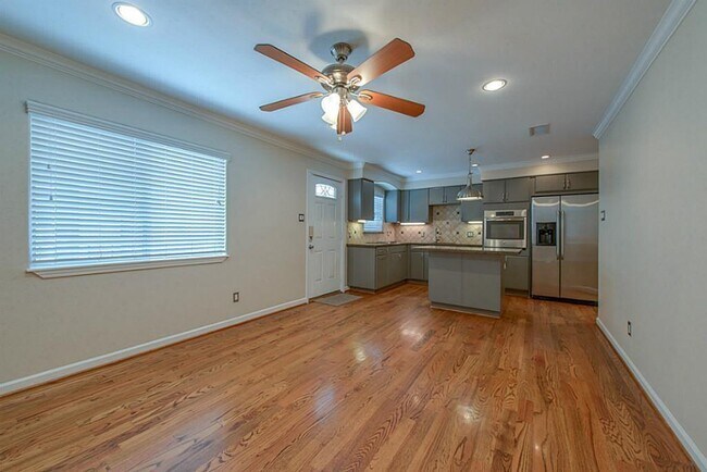 Building Photo - 1449 Heights Blvd