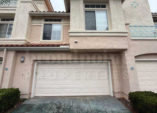 Building Photo - 12640 Springbrook Dr