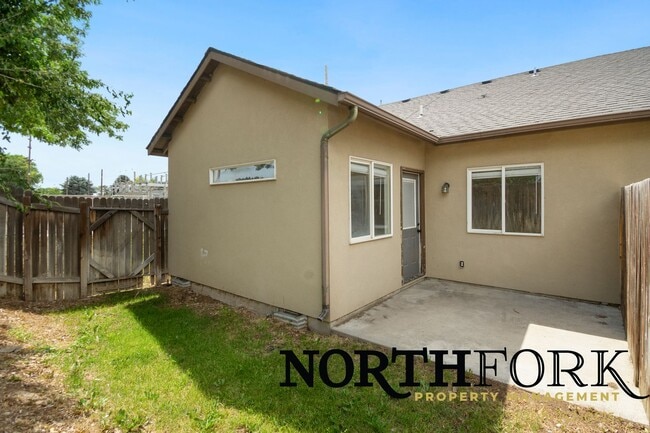 Building Photo - Beautiful 3-Bedroom Home in Desirable Namp...