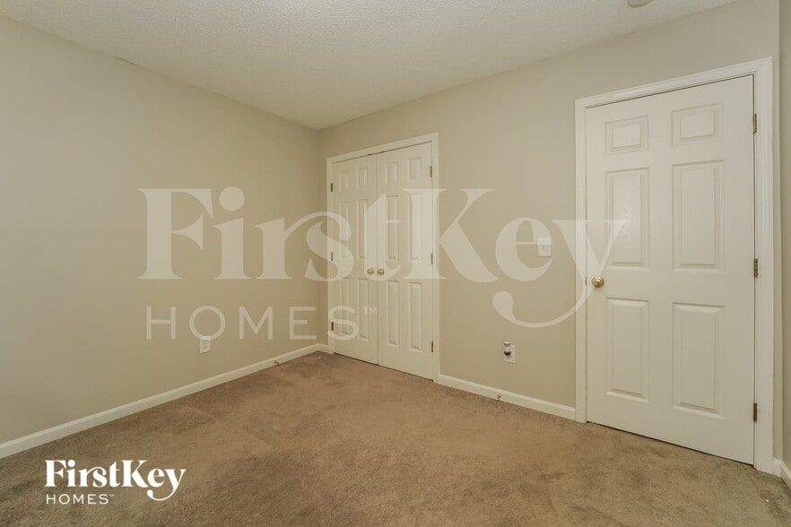 Building Photo - 217 Kinnley Ct
