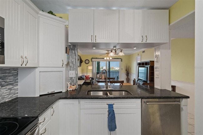 Building Photo - 8211 Brent St