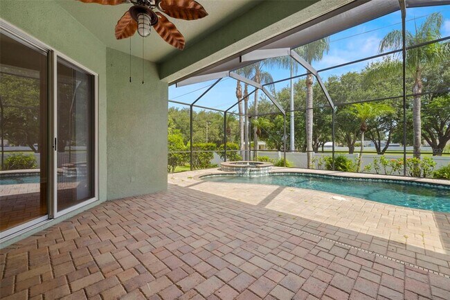 Building Photo - 3916 Valrico Grove Dr