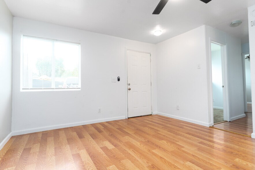 Building Photo - 2520 Fenton Pl