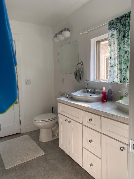 Building Photo - 5410 Princeton St