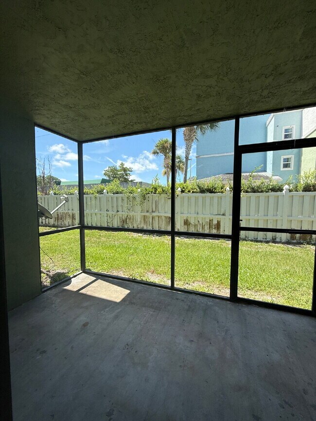 Building Photo - 2 bedroom, 2 bathroom in College Pines!